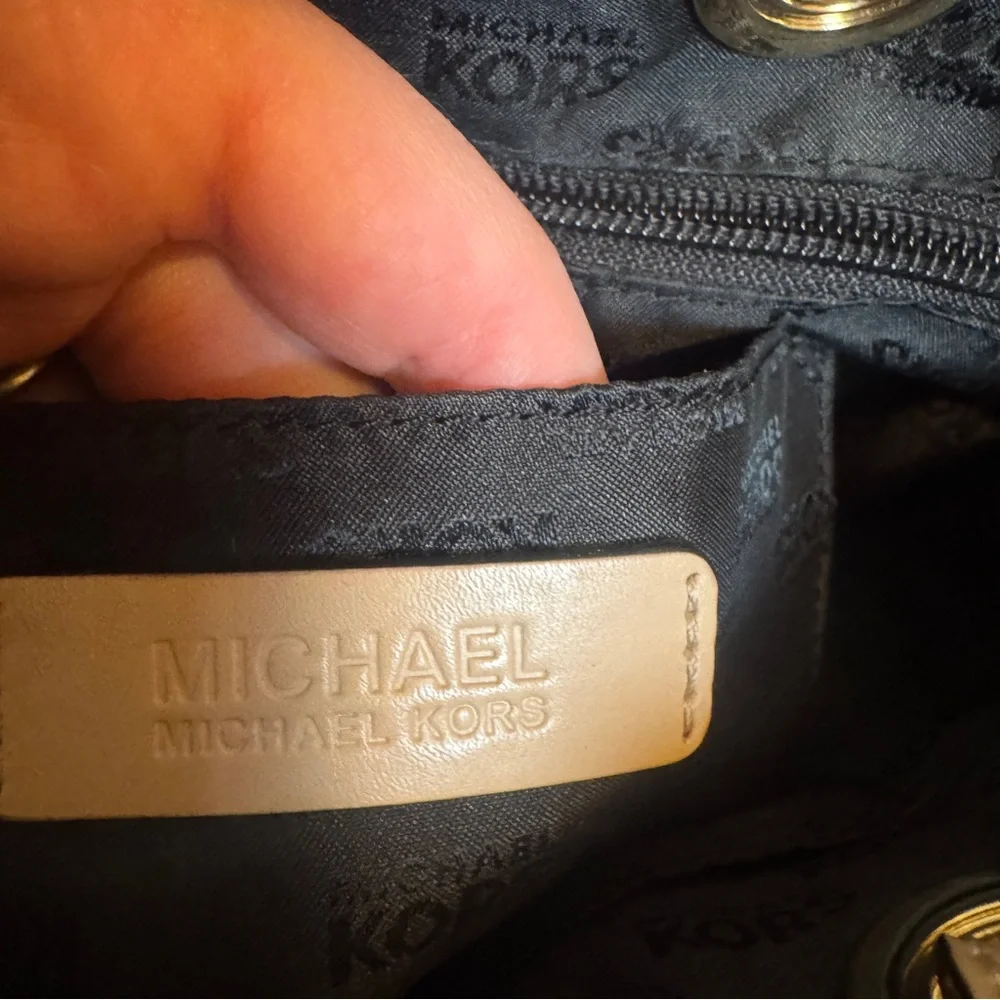 Michael Kors Jet Set Travel Black Shoulder Leather Bag